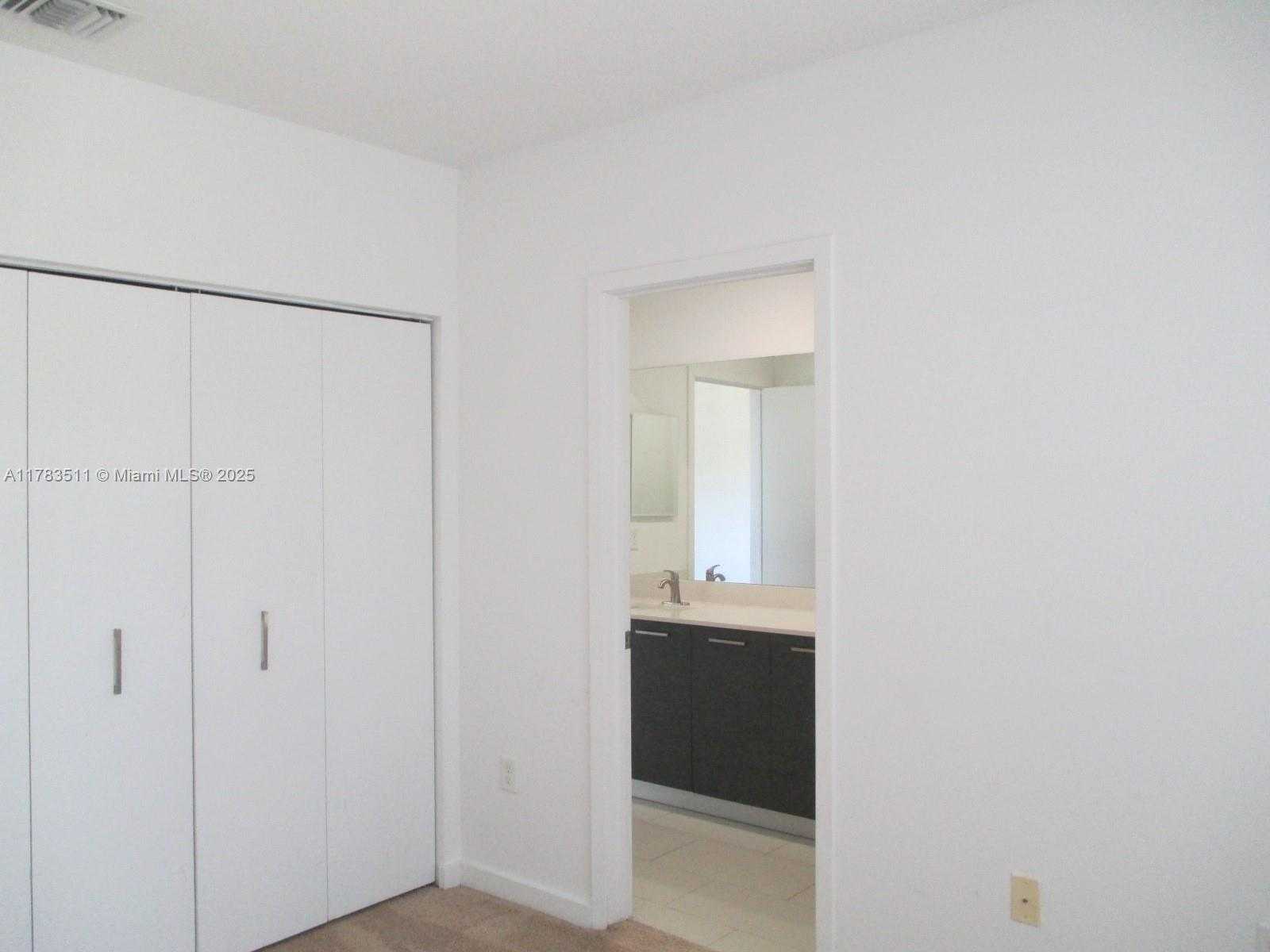Small Image of Lauderhill Number 40