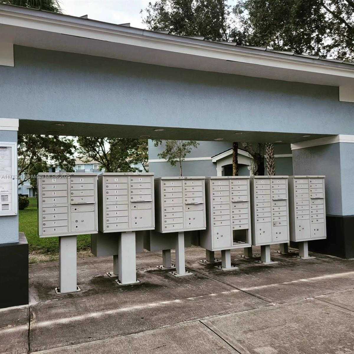 Small Image of Lauderhill Number 47