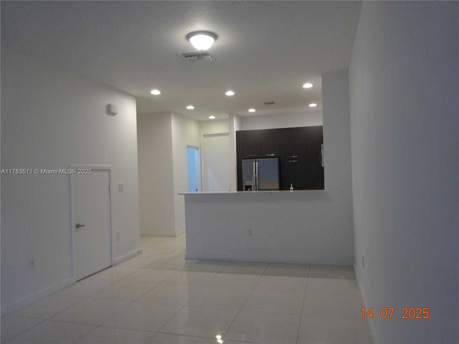 Small Image of Lauderhill Number 6