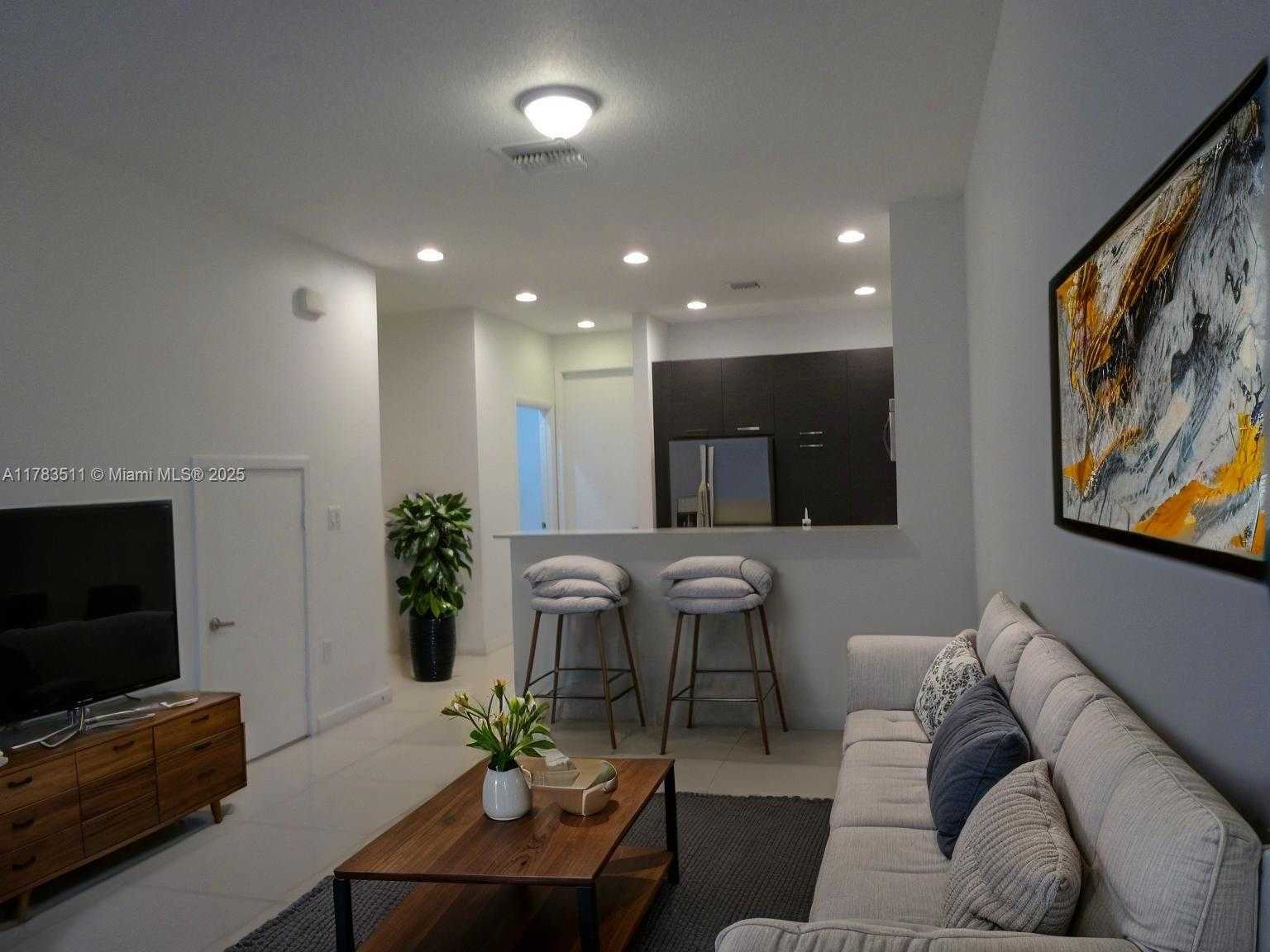 Small Image of Lauderhill Number 7