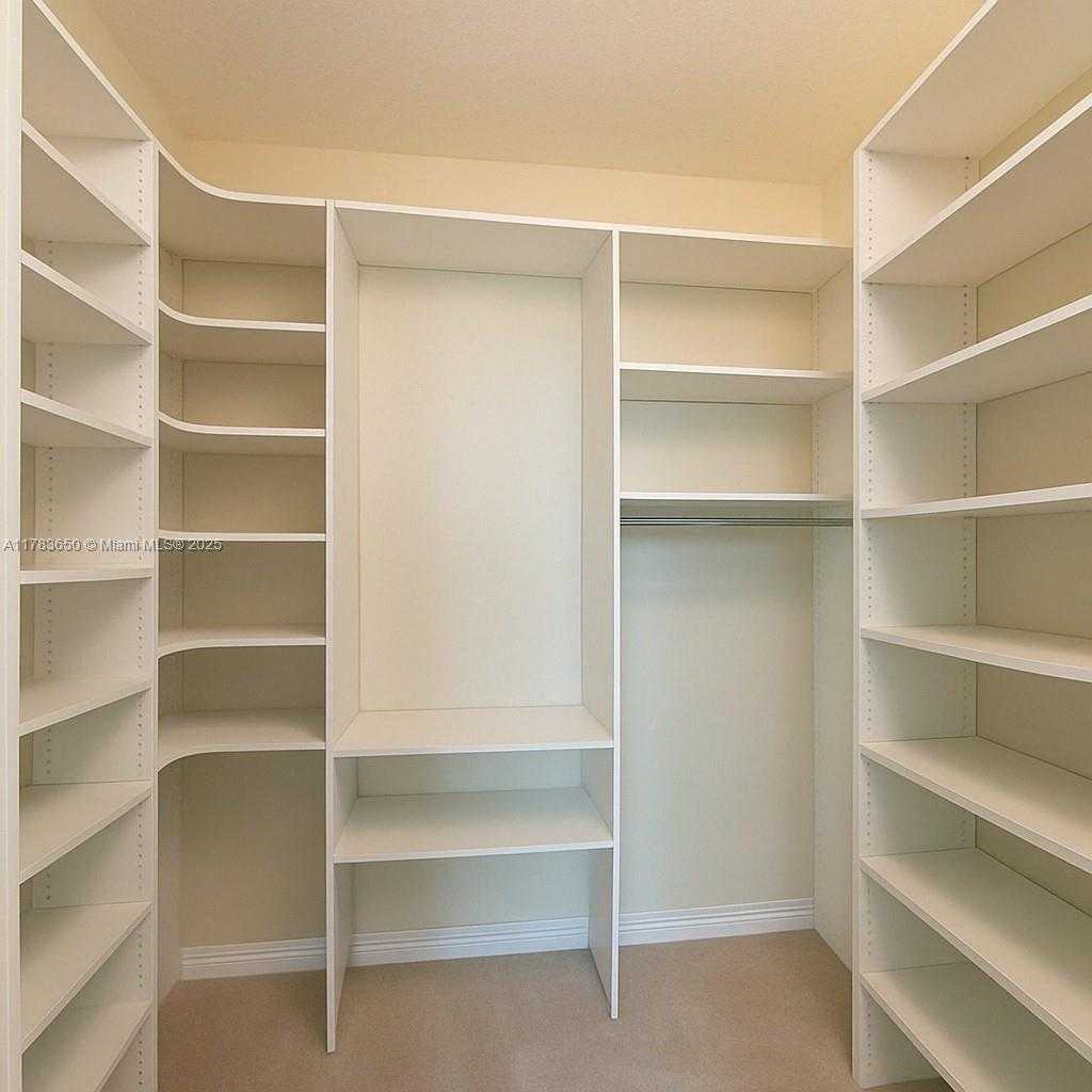 Small Image of 1900 NORTH BAYSHORE DR #2404, Miami Number 12