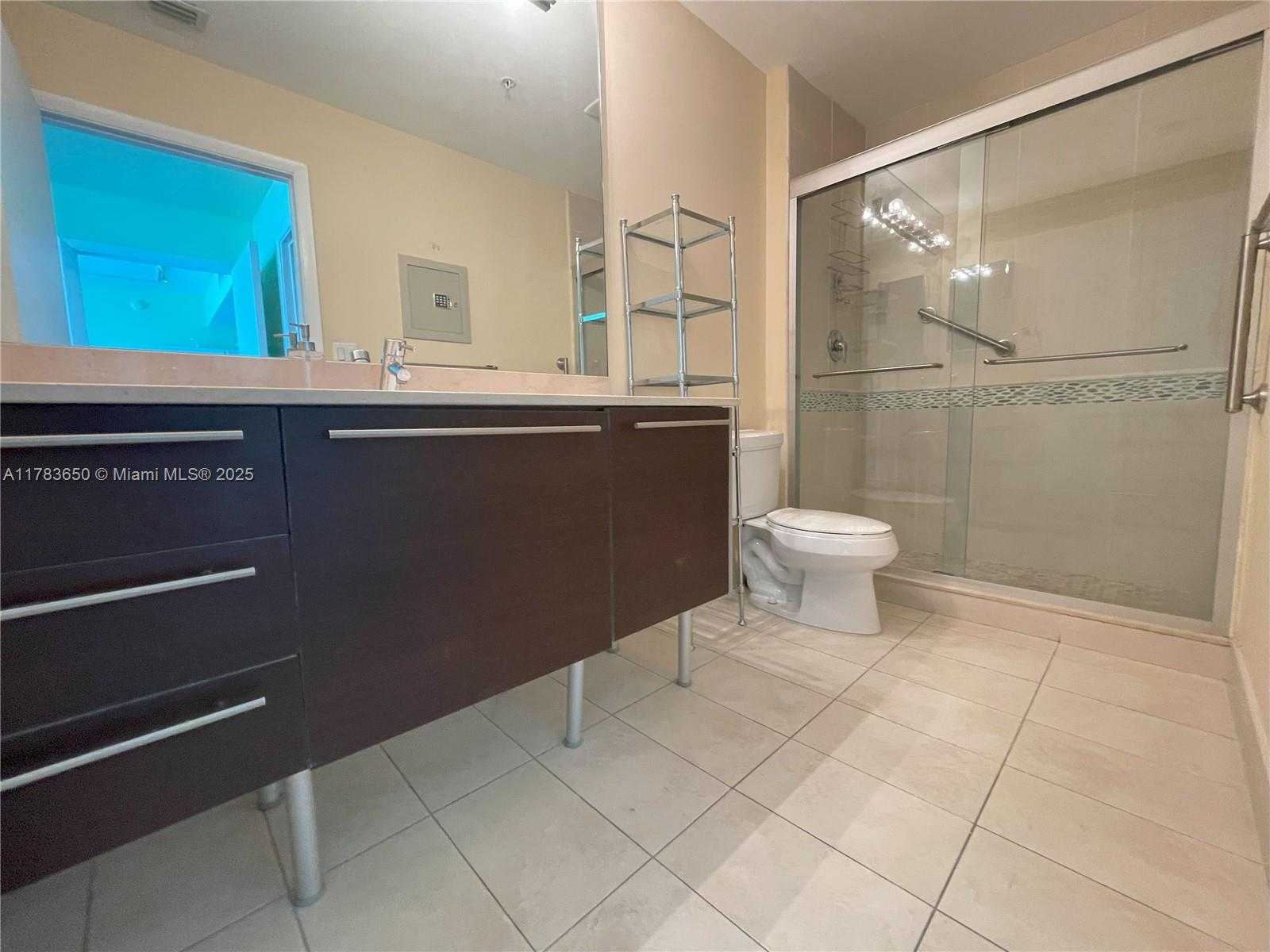 Small Image of 1900 NORTH BAYSHORE DR #2404, Miami Number 18