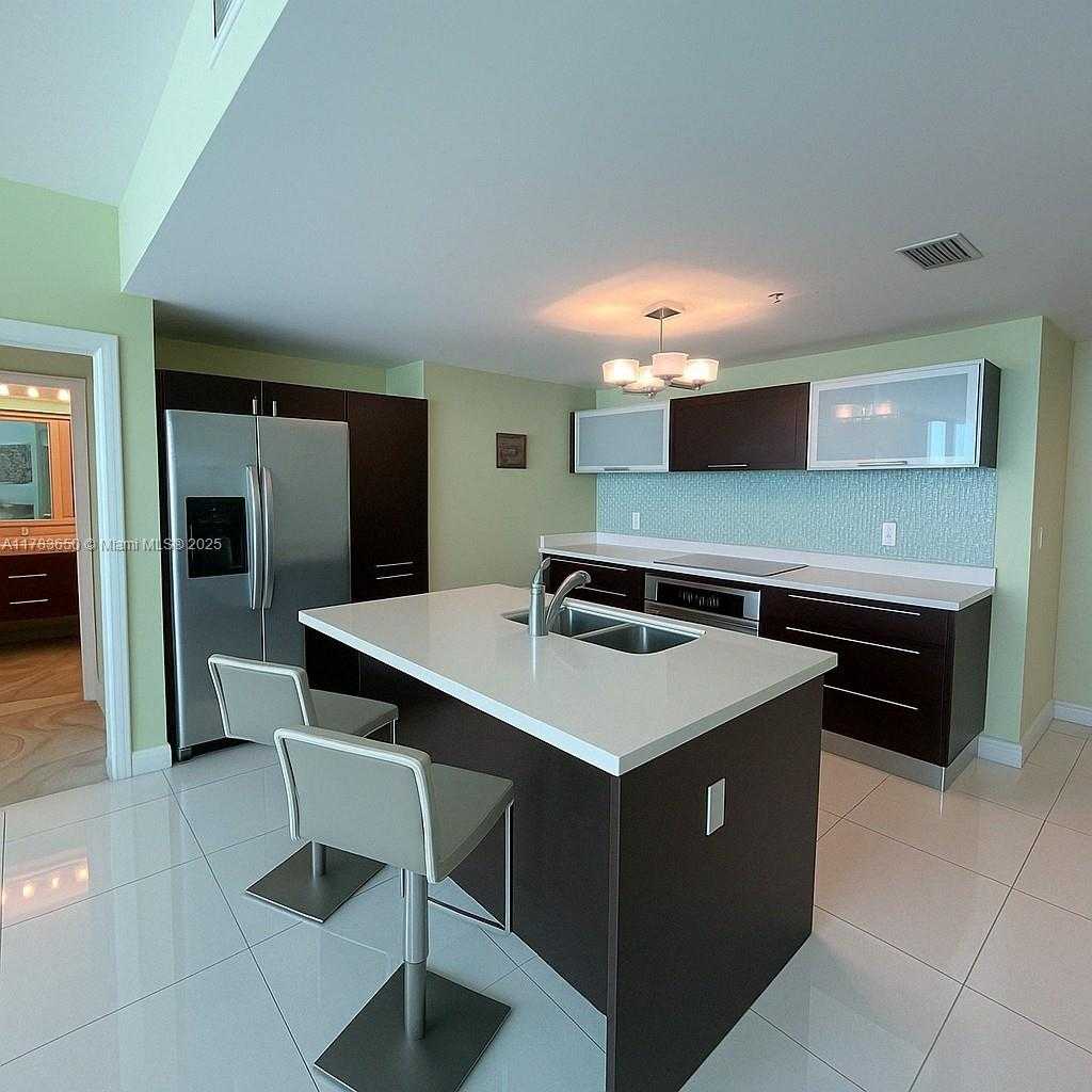 Small Image of 1900 NORTH BAYSHORE DR #2404, Miami Number 20