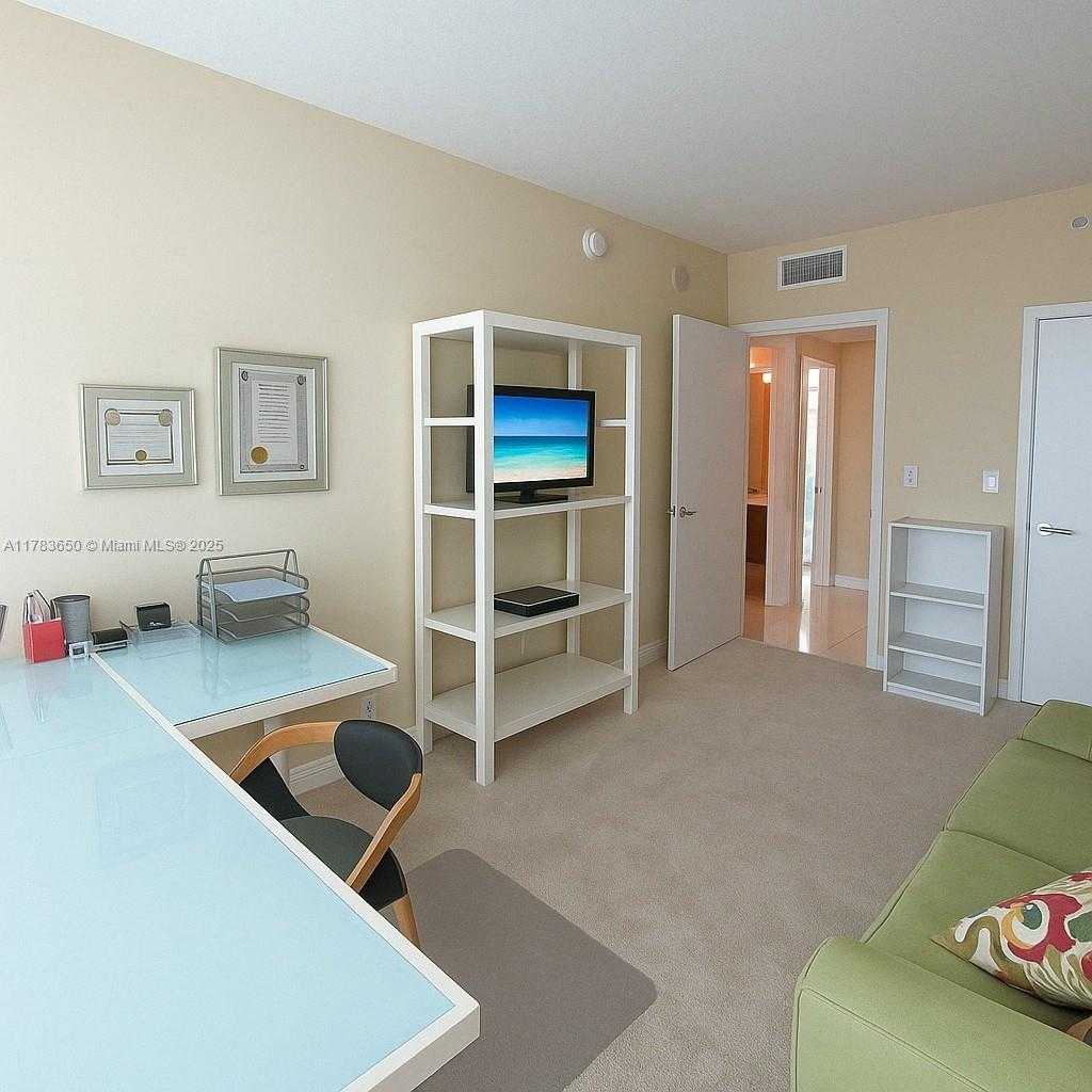 Small Image of 1900 NORTH BAYSHORE DR #2404, Miami Number 23
