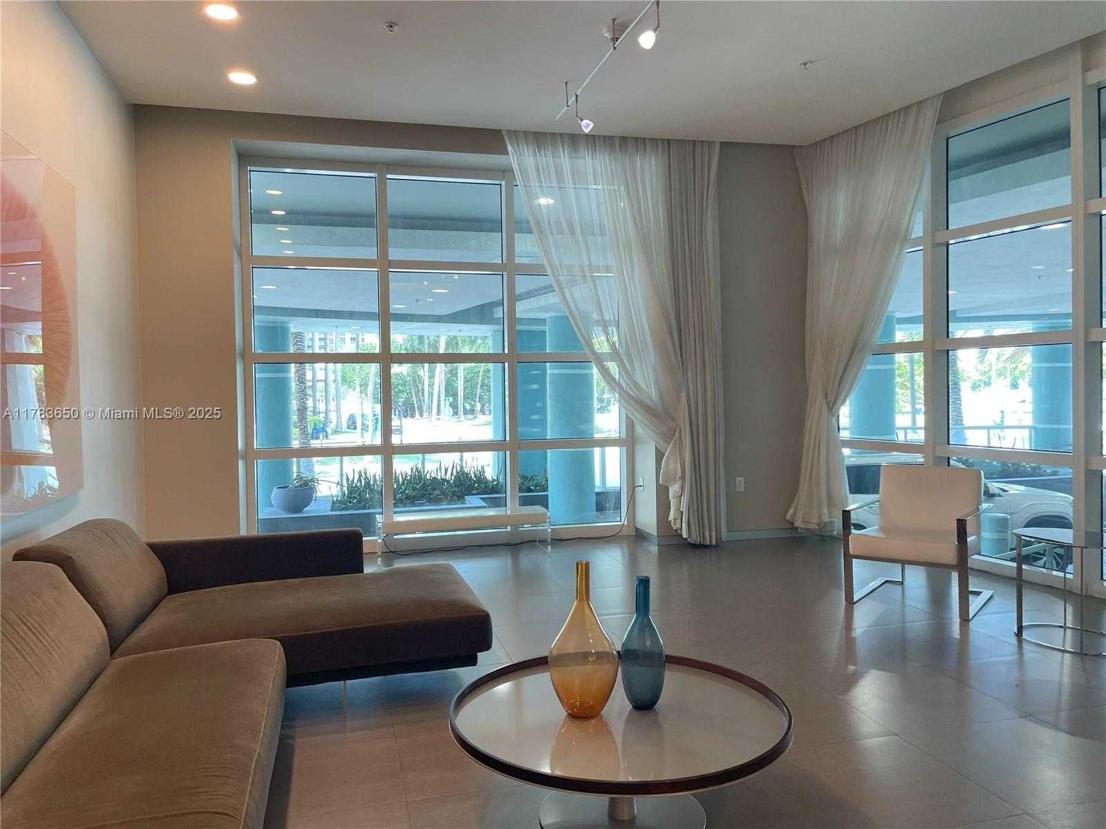 Small Image of 1900 NORTH BAYSHORE DR #2404, Miami Number 31