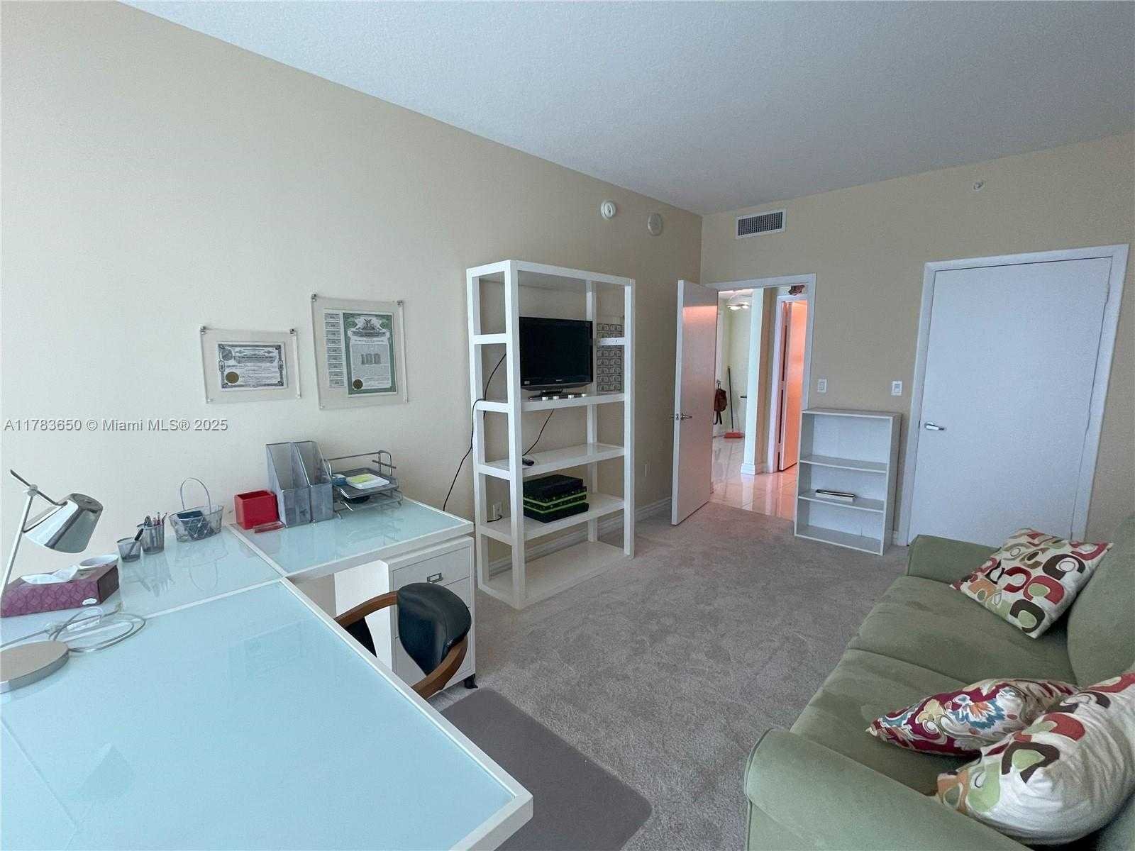 Small Image of 1900 NORTH BAYSHORE DR #2404, Miami Number 32