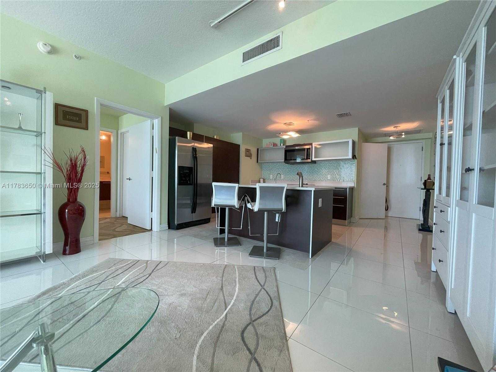 Small Image of 1900 NORTH BAYSHORE DR #2404, Miami Number 33