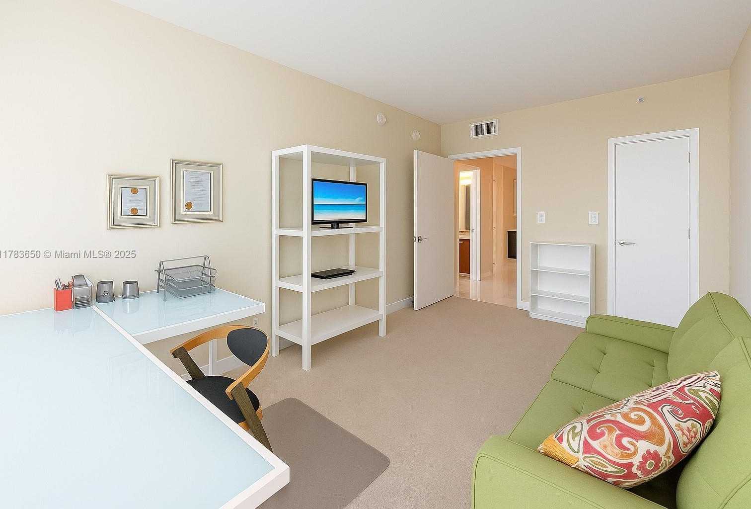 Small Image of 1900 NORTH BAYSHORE DR #2404, Miami Number 50