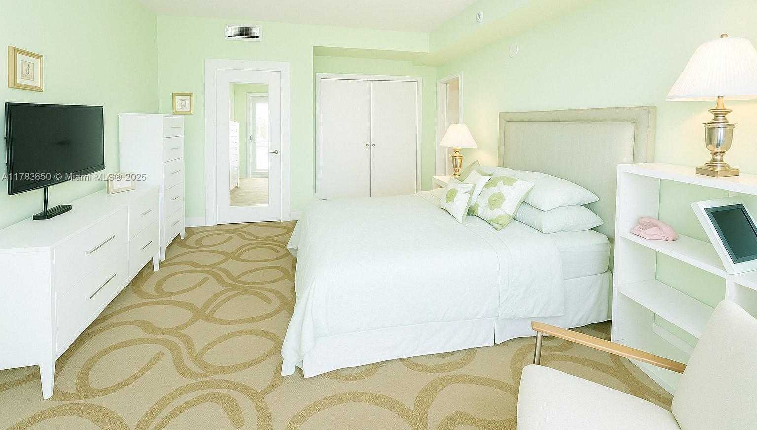 Small Image of 1900 NORTH BAYSHORE DR #2404, Miami Number 6