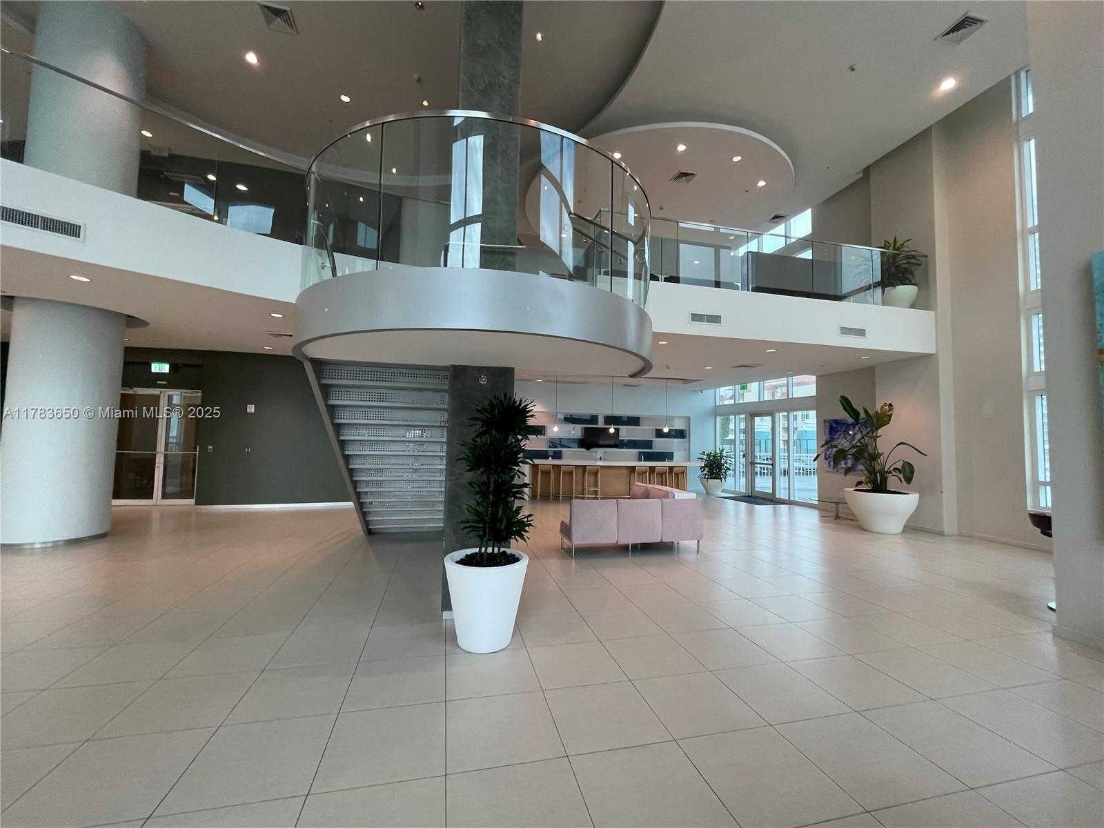 Small Image of 1900 NORTH BAYSHORE DR #2404, Miami Number 74
