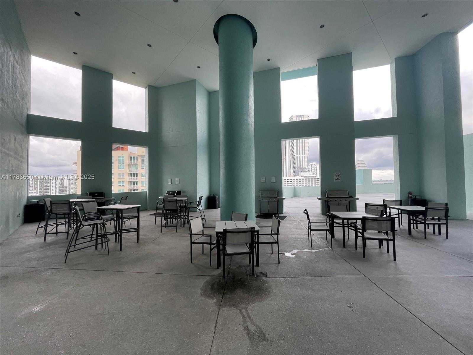 Small Image of 1900 NORTH BAYSHORE DR #2404, Miami Number 82