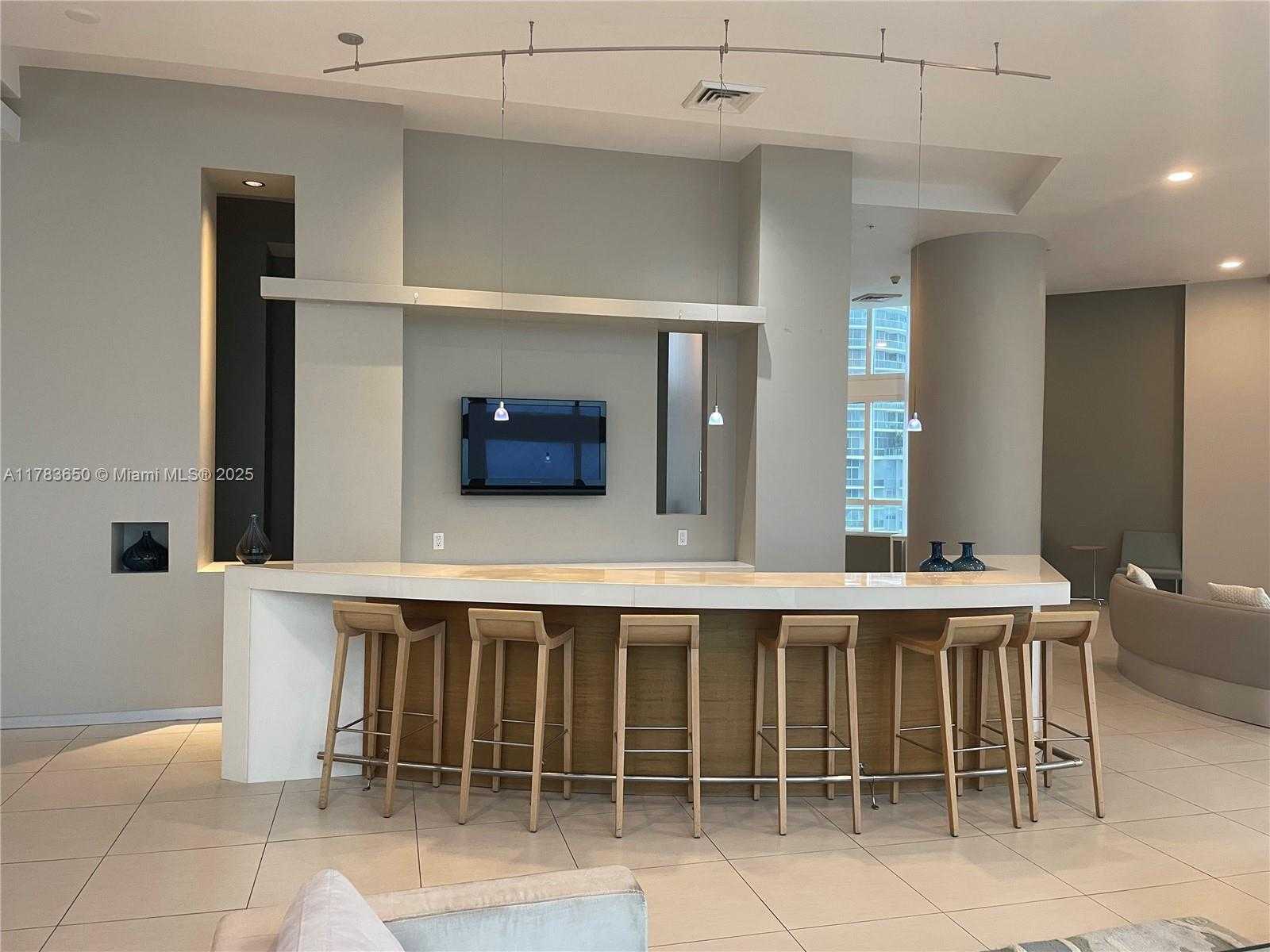 Small Image of 1900 NORTH BAYSHORE DR #2404, Miami Number 83