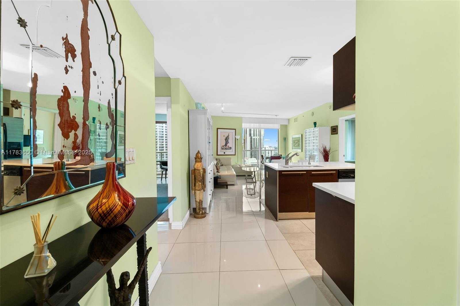 Small Image of 1900 NORTH BAYSHORE DR #2404, Miami Number 99