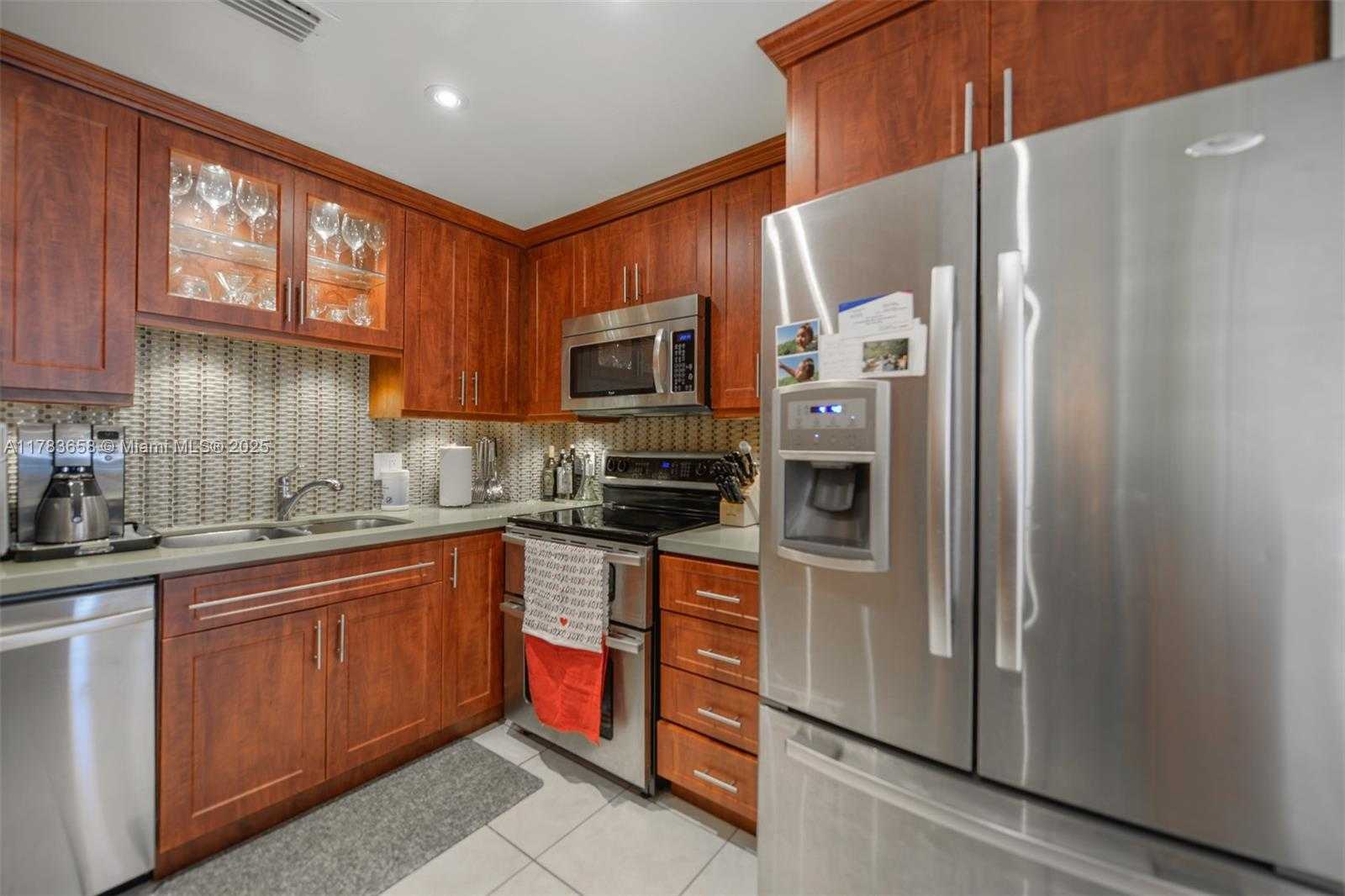 Small Image of 1950 SOUTH OCEAN DR #17E, Hallandale Beach Number 11