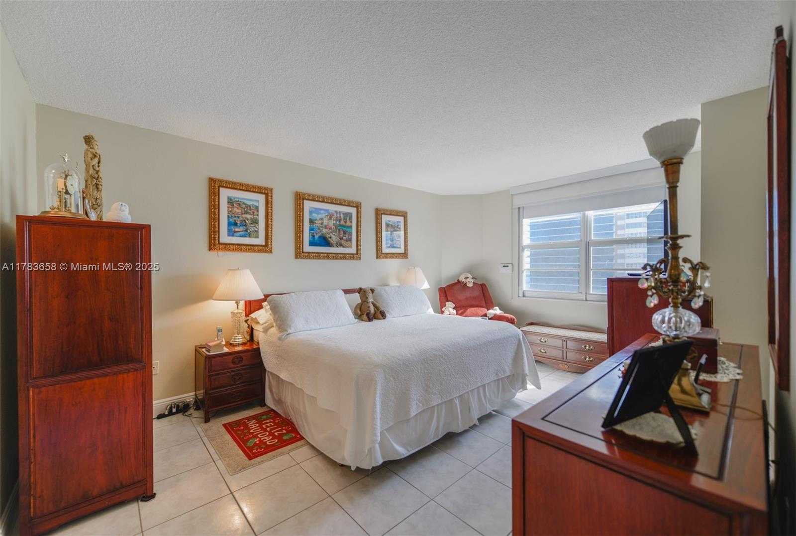 Small Image of 1950 SOUTH OCEAN DR #17E, Hallandale Beach Number 14