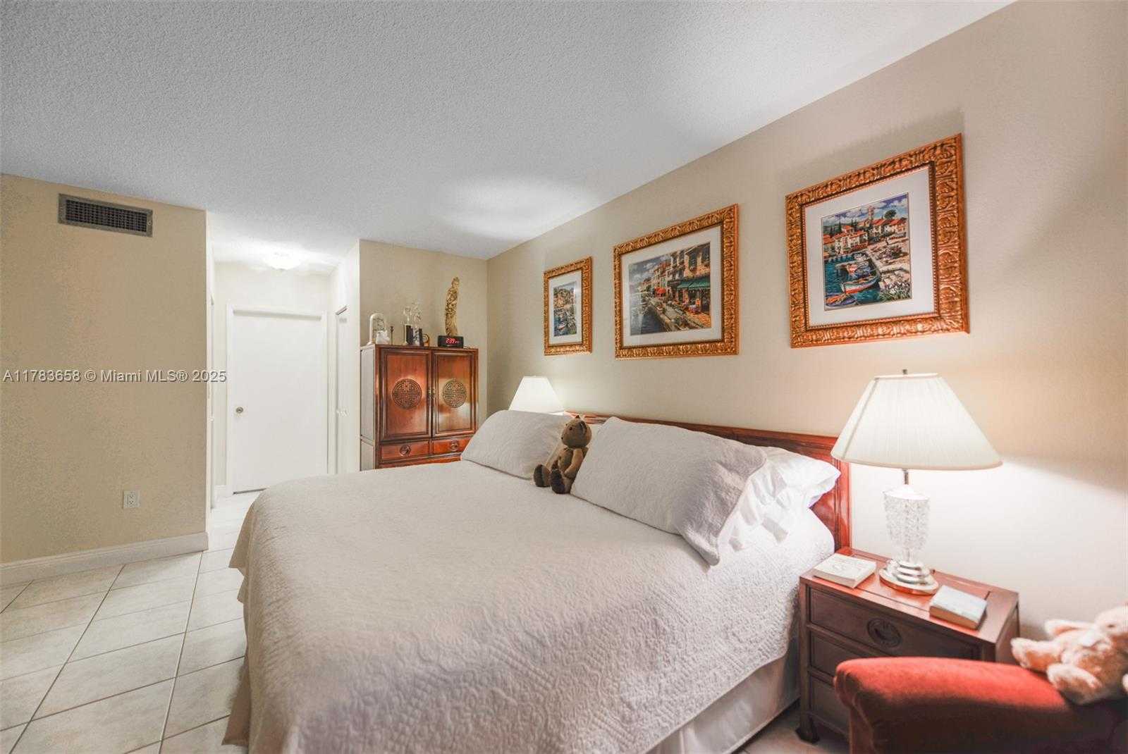 Small Image of 1950 SOUTH OCEAN DR #17E, Hallandale Beach Number 16