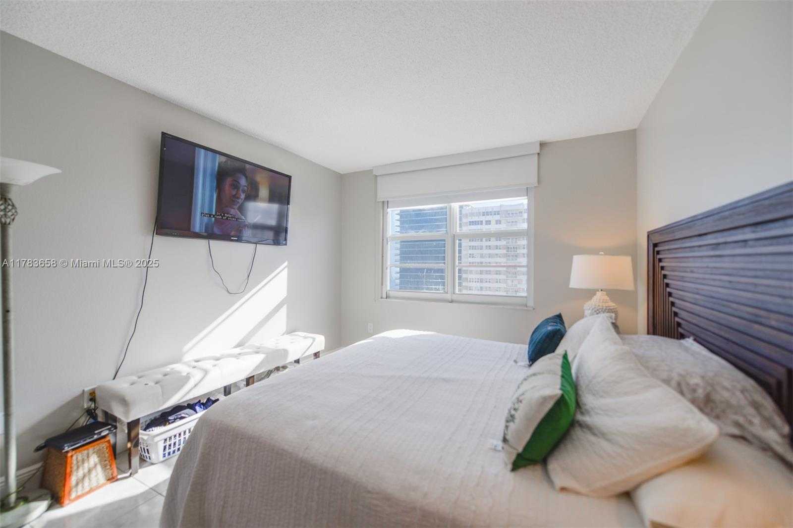 Small Image of 1950 SOUTH OCEAN DR #17E, Hallandale Beach Number 20