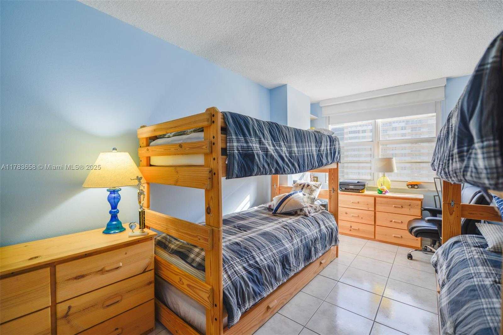 Small Image of 1950 SOUTH OCEAN DR #17E, Hallandale Beach Number 23