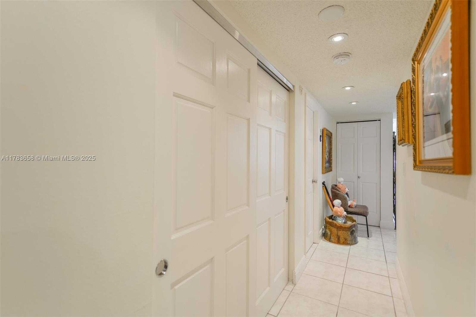 Small Image of 1950 SOUTH OCEAN DR #17E, Hallandale Beach Number 25