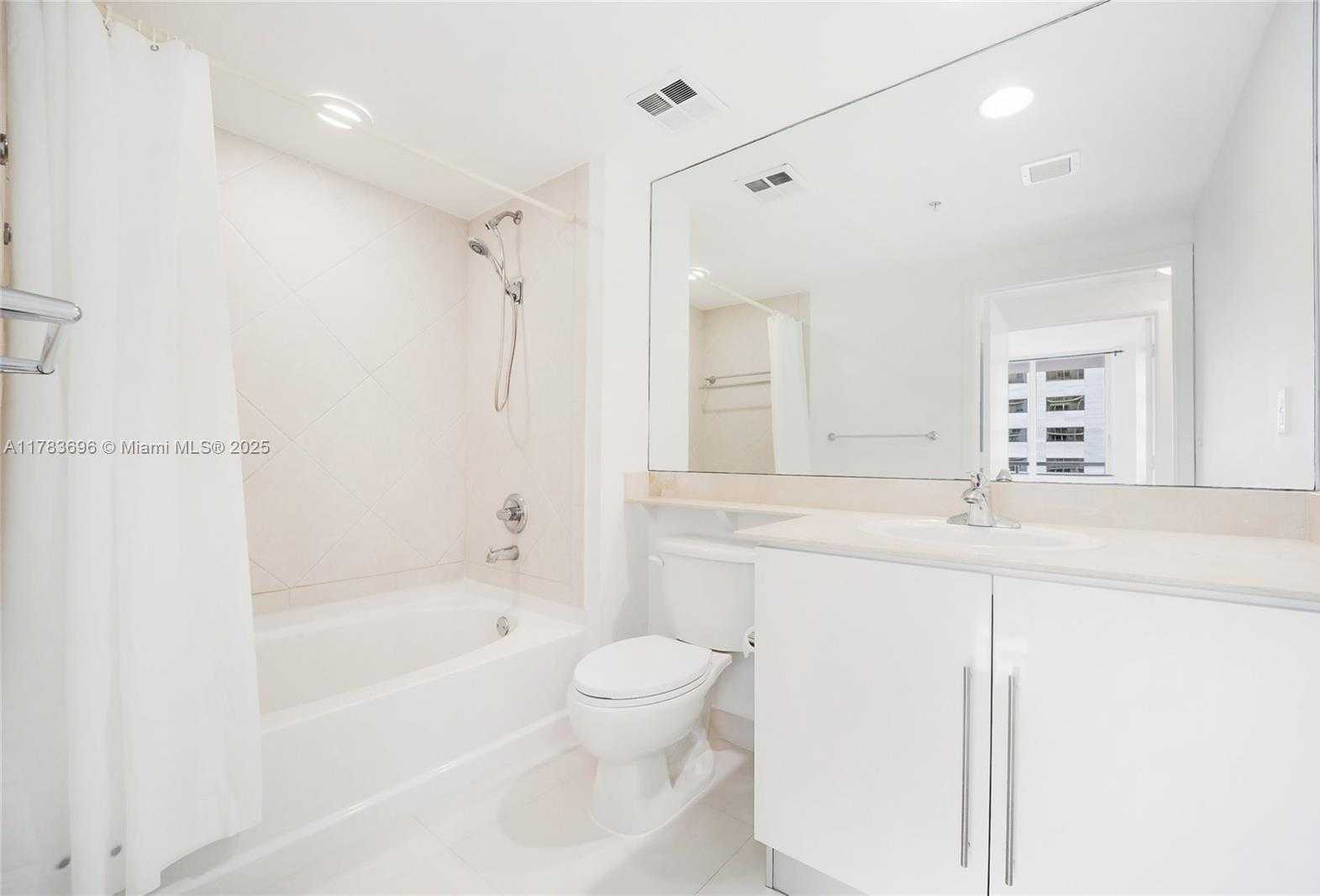 Small Image of 335 SOUTH BISCAYNE BLVD #2604, Miami Number 12