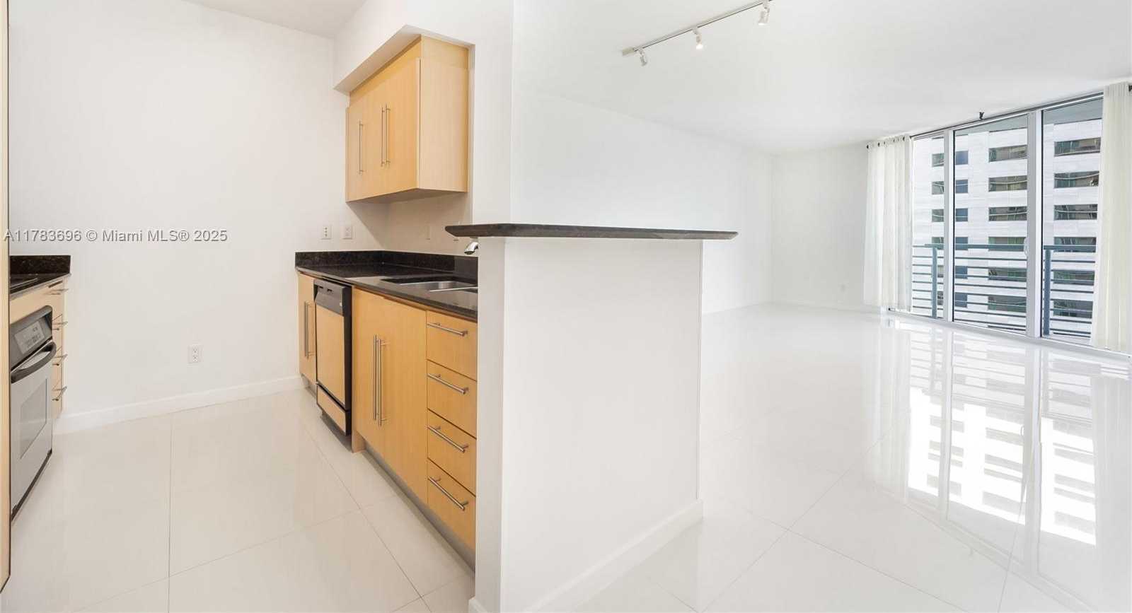 Small Image of 335 SOUTH BISCAYNE BLVD #2604, Miami Number 2