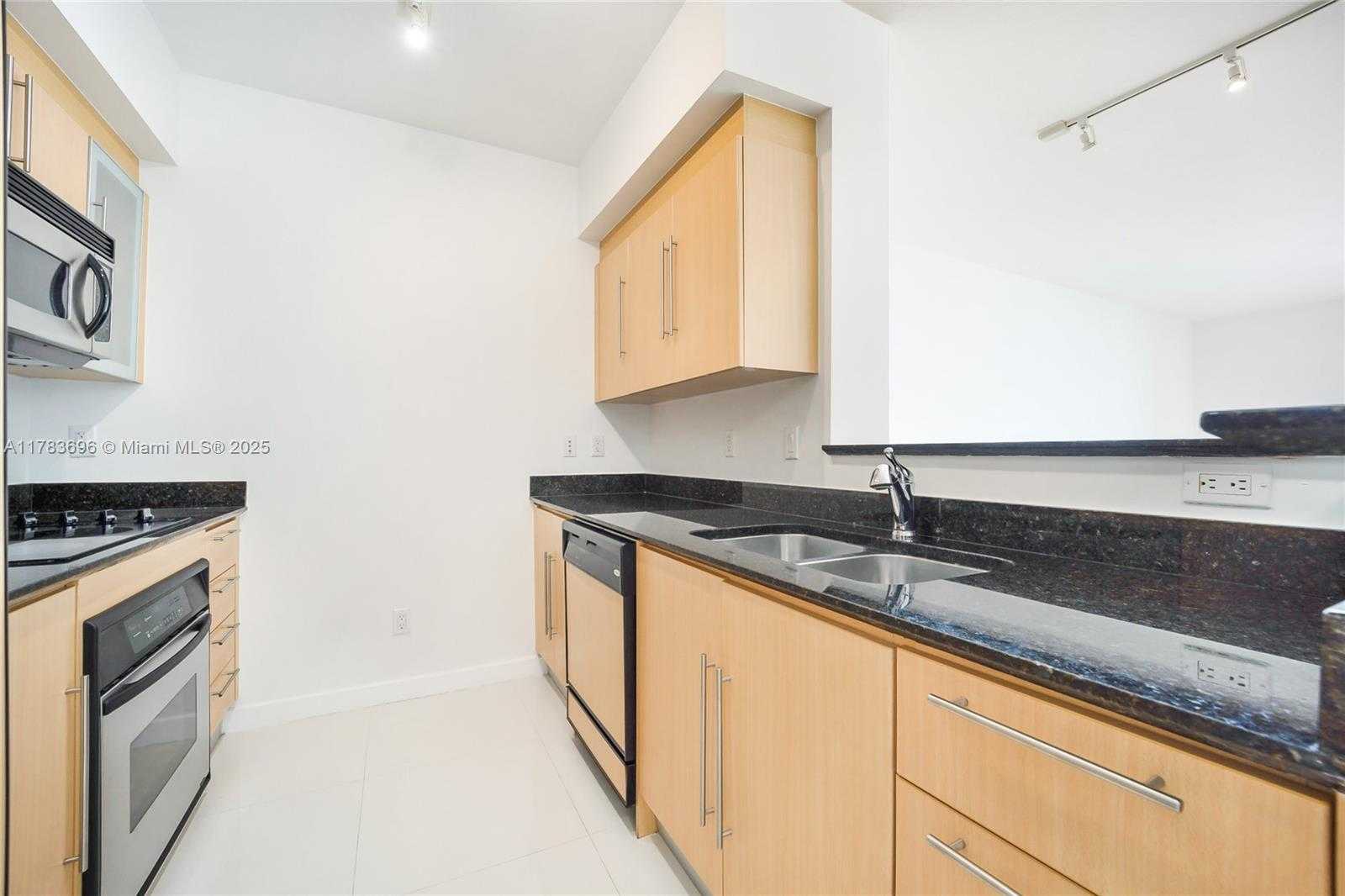 Small Image of 335 SOUTH BISCAYNE BLVD #2604, Miami Number 3