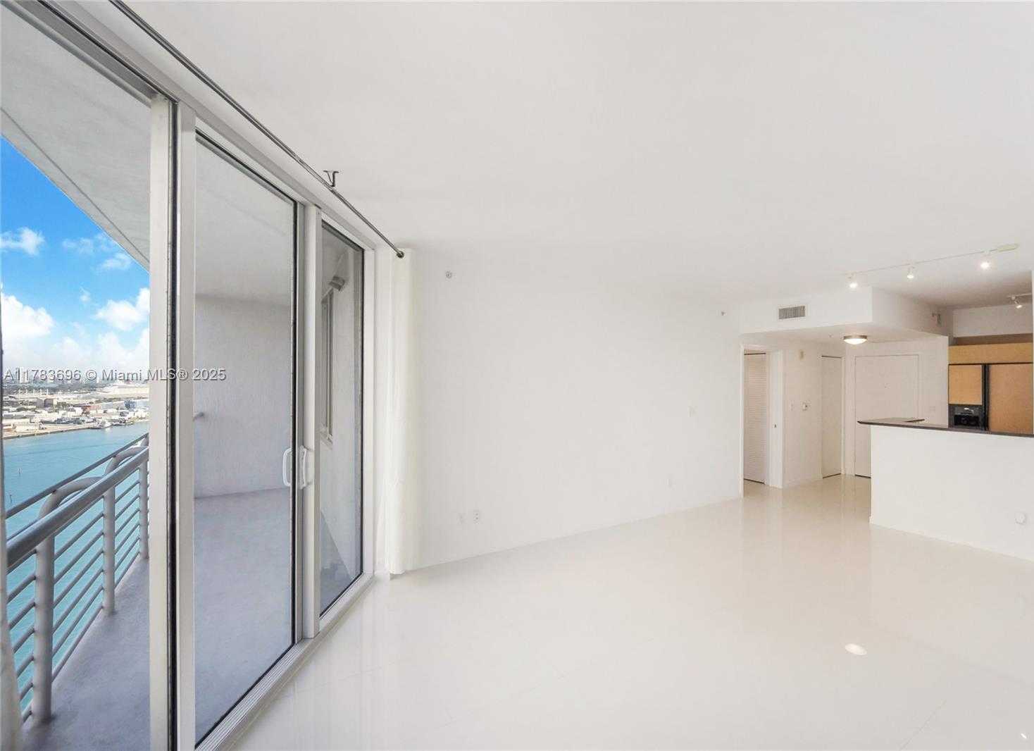 Small Image of 335 SOUTH BISCAYNE BLVD #2604, Miami Number 8