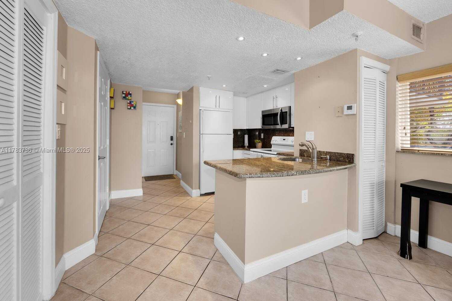 Small Image of 1918 BRICKELL AVE #204, Miami Number 15
