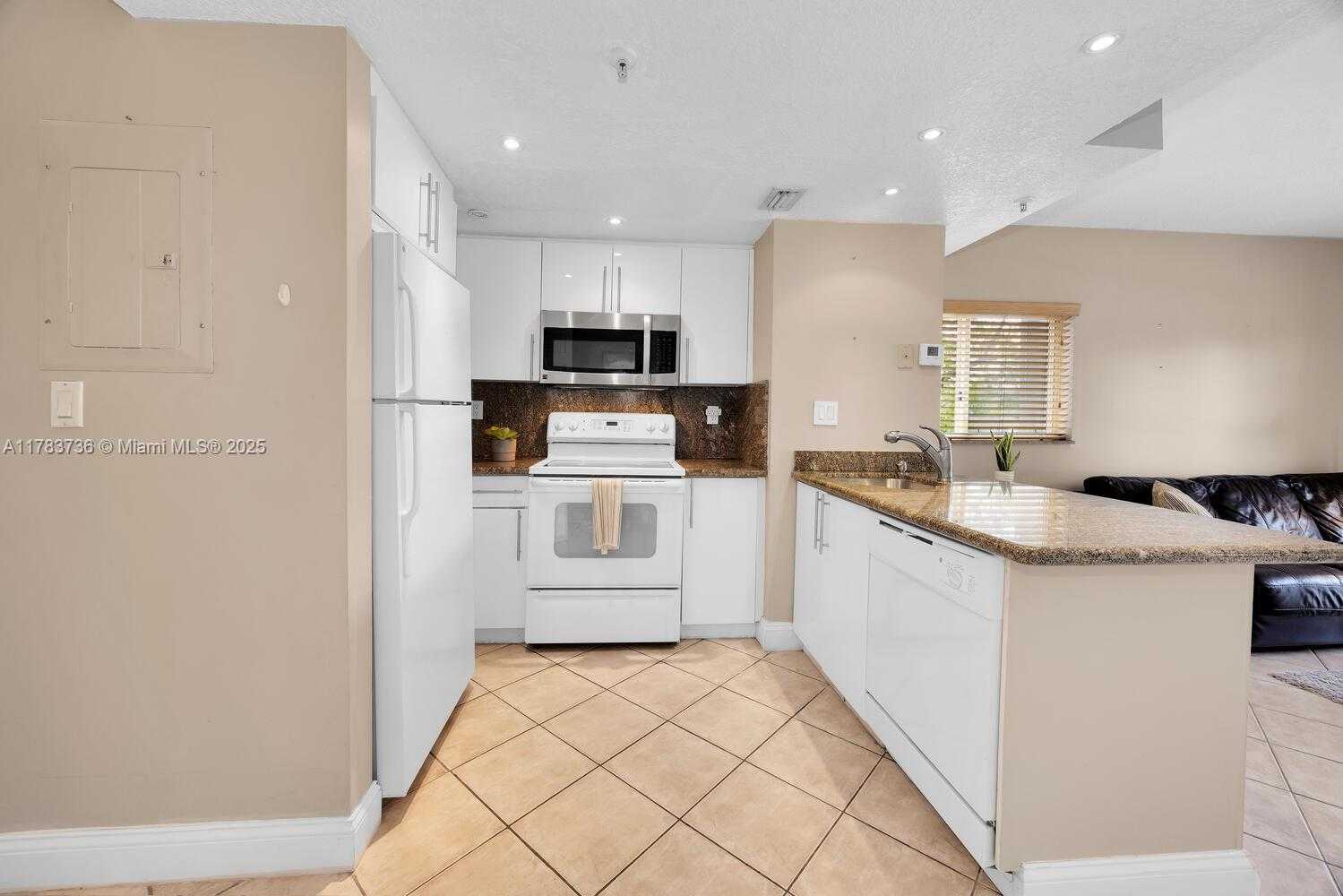 Small Image of 1918 BRICKELL AVE #204, Miami Number 16