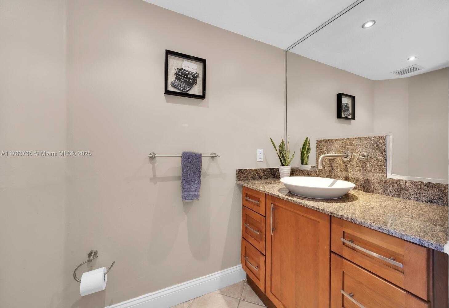 Small Image of 1918 BRICKELL AVE #204, Miami Number 18