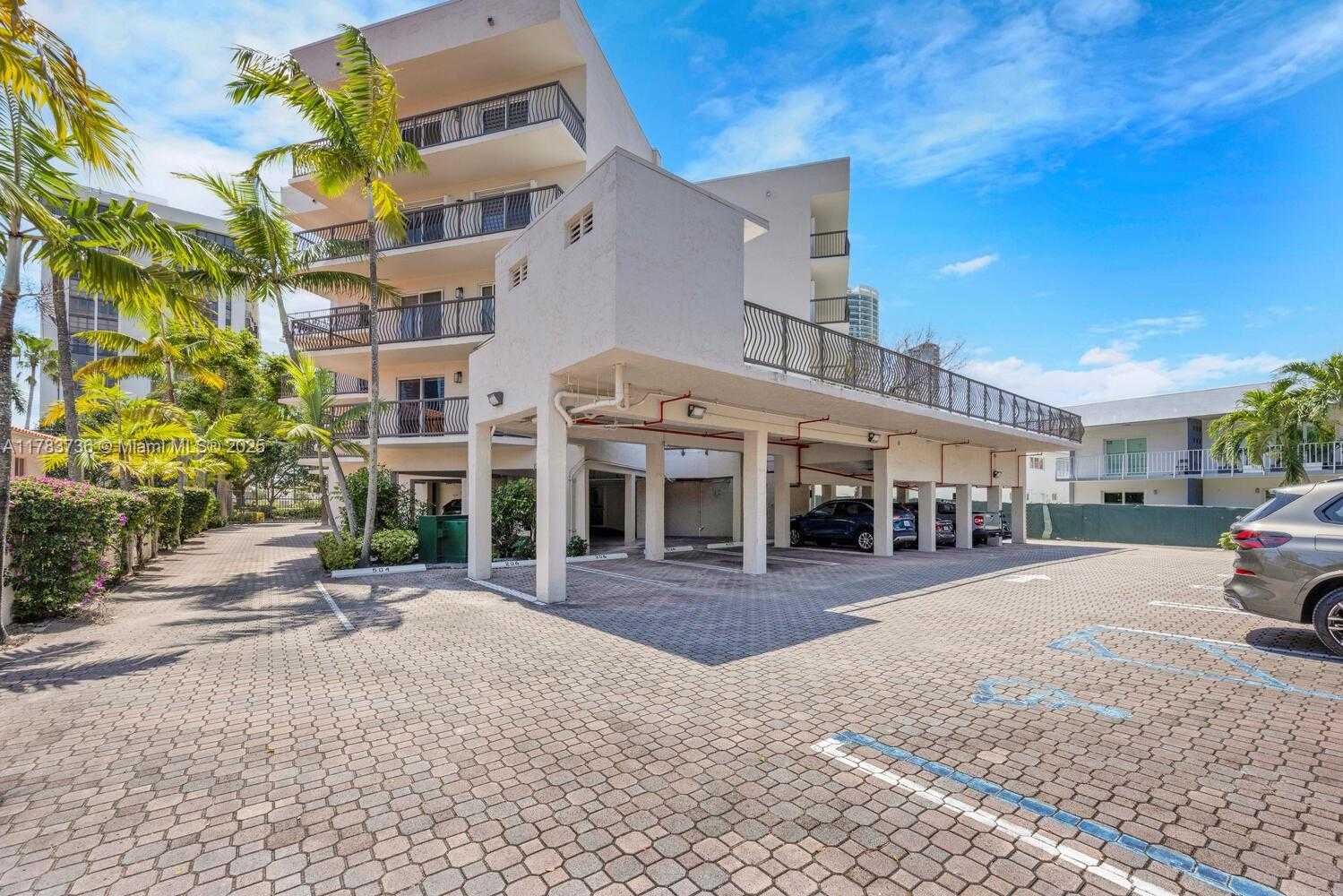 Small Image of 1918 BRICKELL AVE #204, Miami Number 7