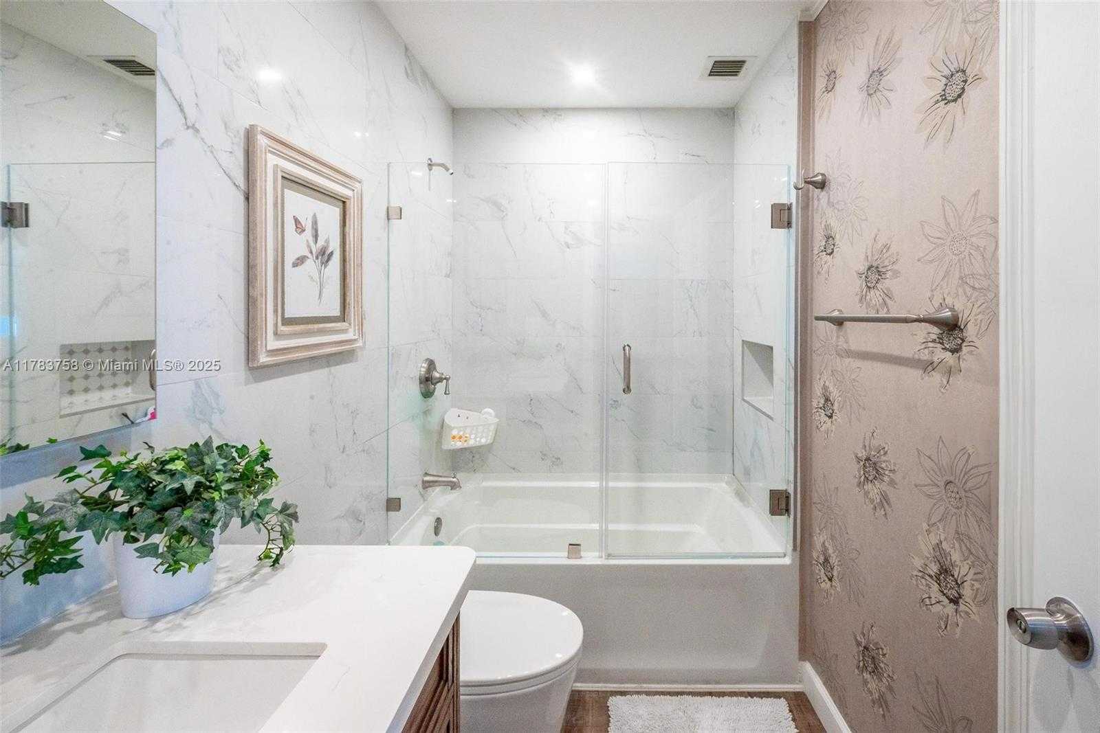Small Image of 9909 NORTH WEST 52ND LN, Doral Number 15