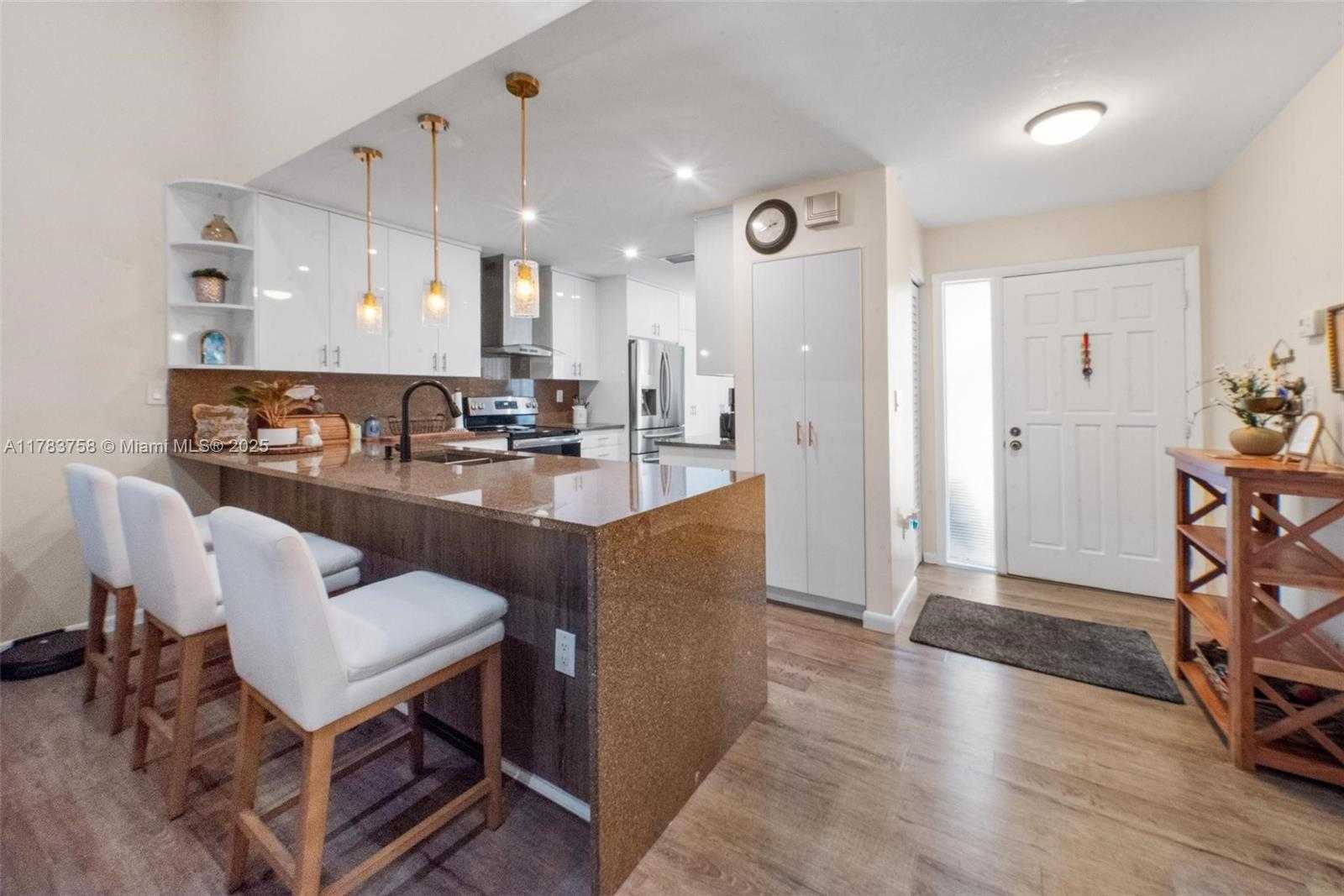 Small Image of 9909 NORTH WEST 52ND LN, Doral Number 2