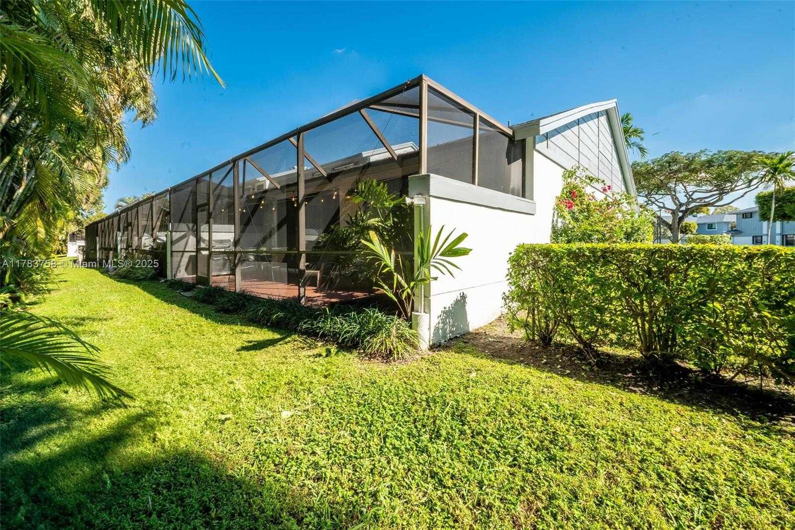 Small Image of 9909 NORTH WEST 52ND LN, Doral Number 22