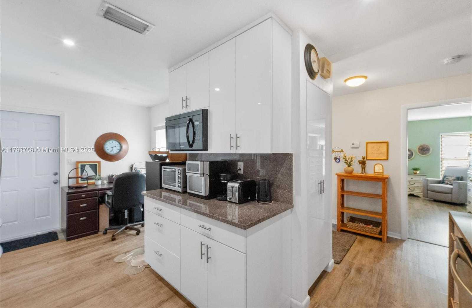 Small Image of 9909 NORTH WEST 52ND LN, Doral Number 4