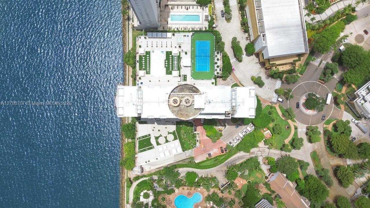 Small Image of 770 CLAUGHTON ISLAND DR #808, Miami Number 6