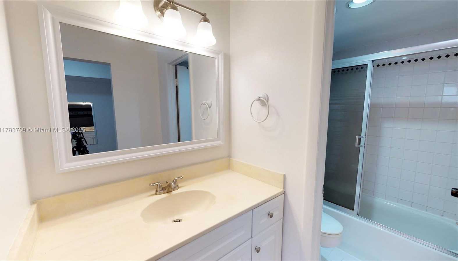 Small Image of 3665 NORTH EAST 167TH ST #501, North Miami Beach Number 2