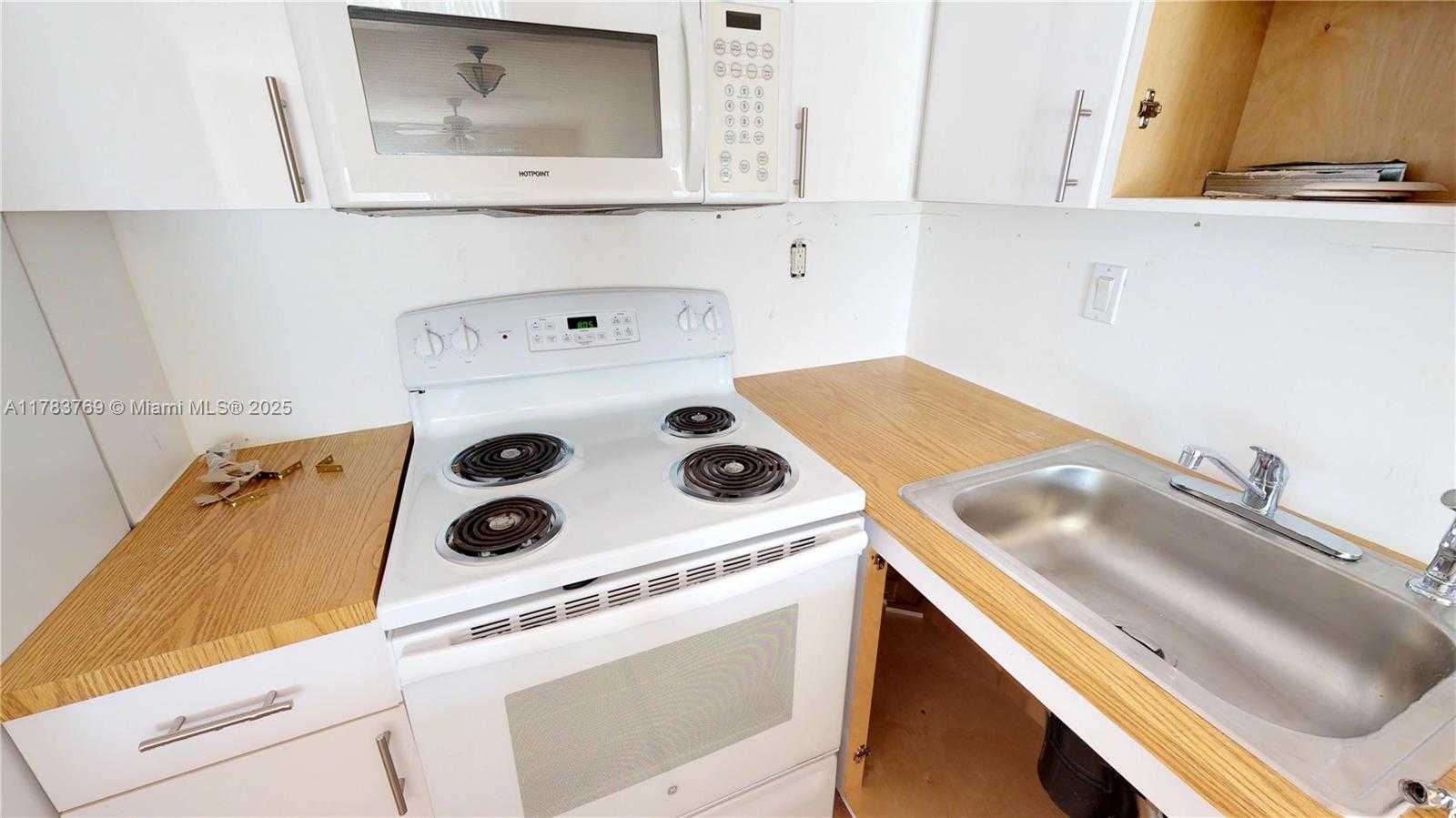 Small Image of 3665 NORTH EAST 167TH ST #501, North Miami Beach Number 3