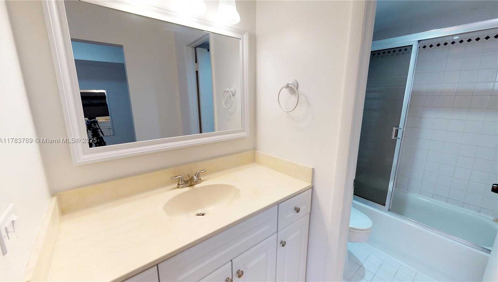 Small Image of 3665 NORTH EAST 167TH ST #501, North Miami Beach Number 4