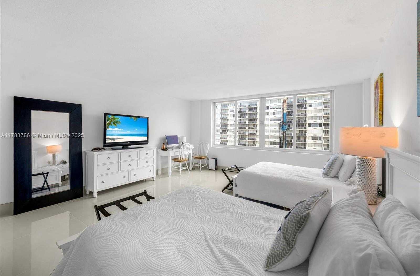 Small Image of 5401 COLLINS AVE #334, Miami Beach Number 13
