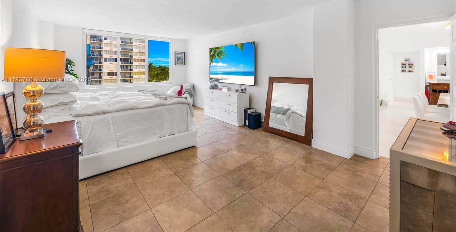 Small Image of 5401 COLLINS AVE #334, Miami Beach Number 16