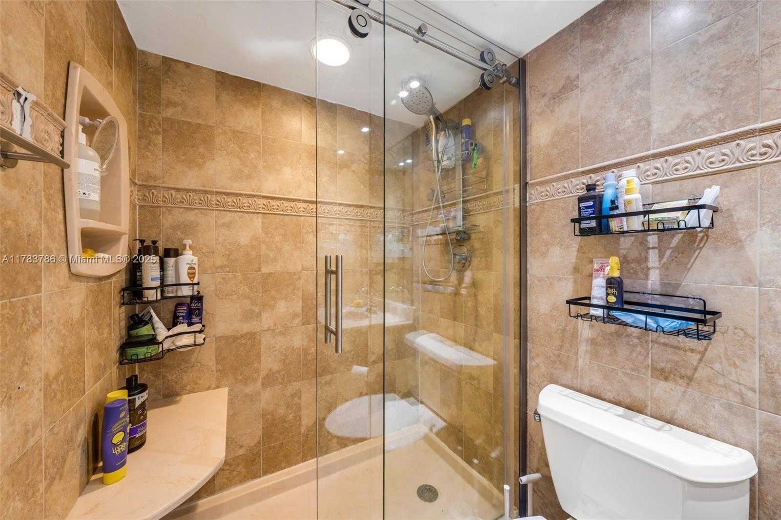 Small Image of 5401 COLLINS AVE #334, Miami Beach Number 18