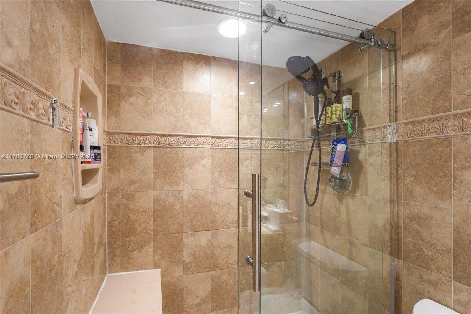 Small Image of 5401 COLLINS AVE #334, Miami Beach Number 19