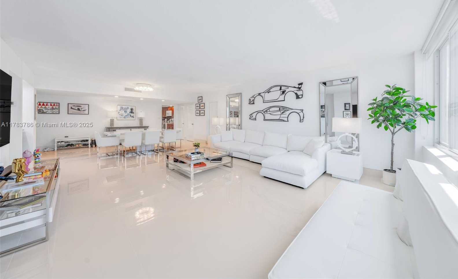 Small Image of 5401 COLLINS AVE #334, Miami Beach Number 2