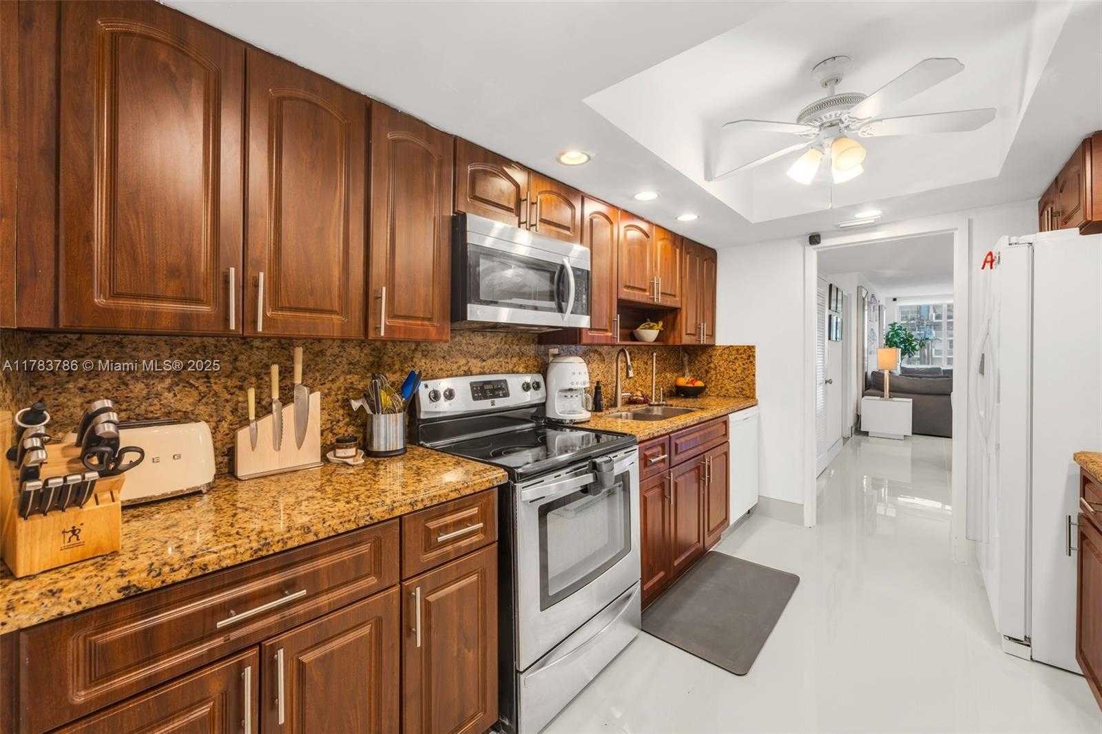 Small Image of 5401 COLLINS AVE #334, Miami Beach Number 20
