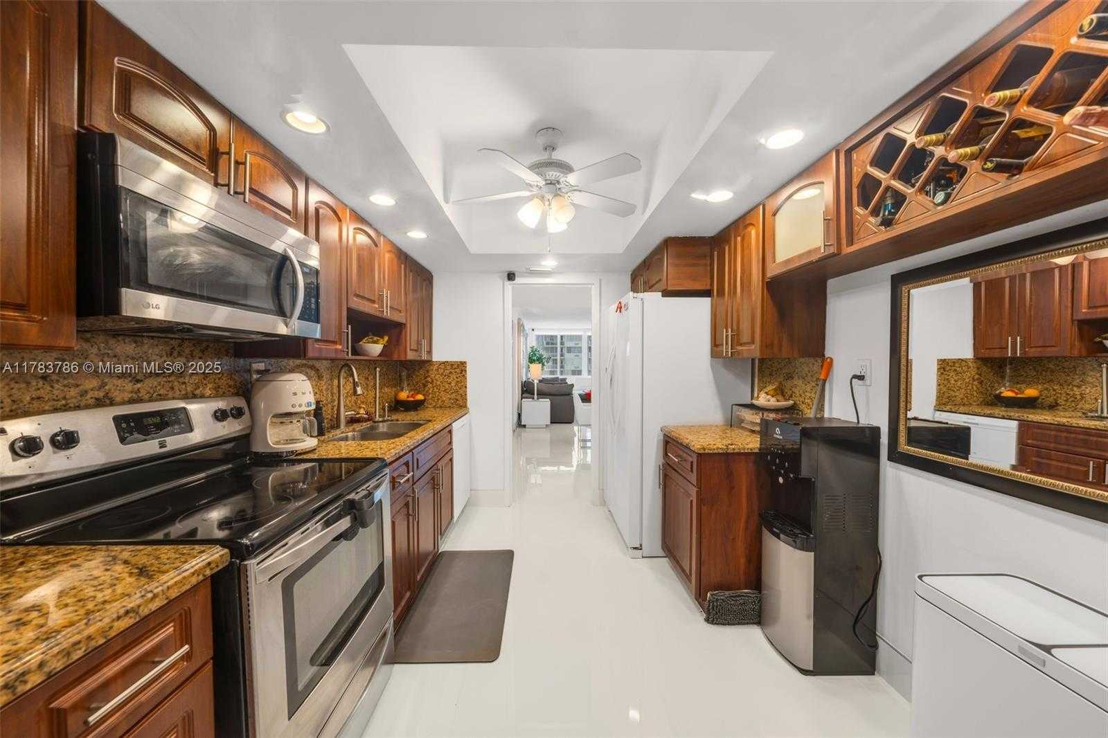 Small Image of 5401 COLLINS AVE #334, Miami Beach Number 21