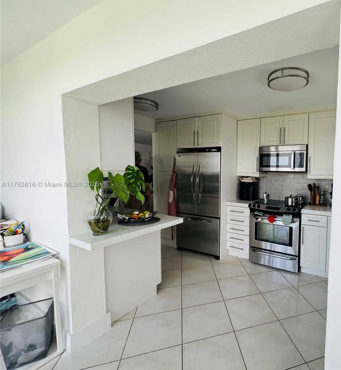 Small Image of 2333 BRICKELL AVE #1516, Miami Number 18