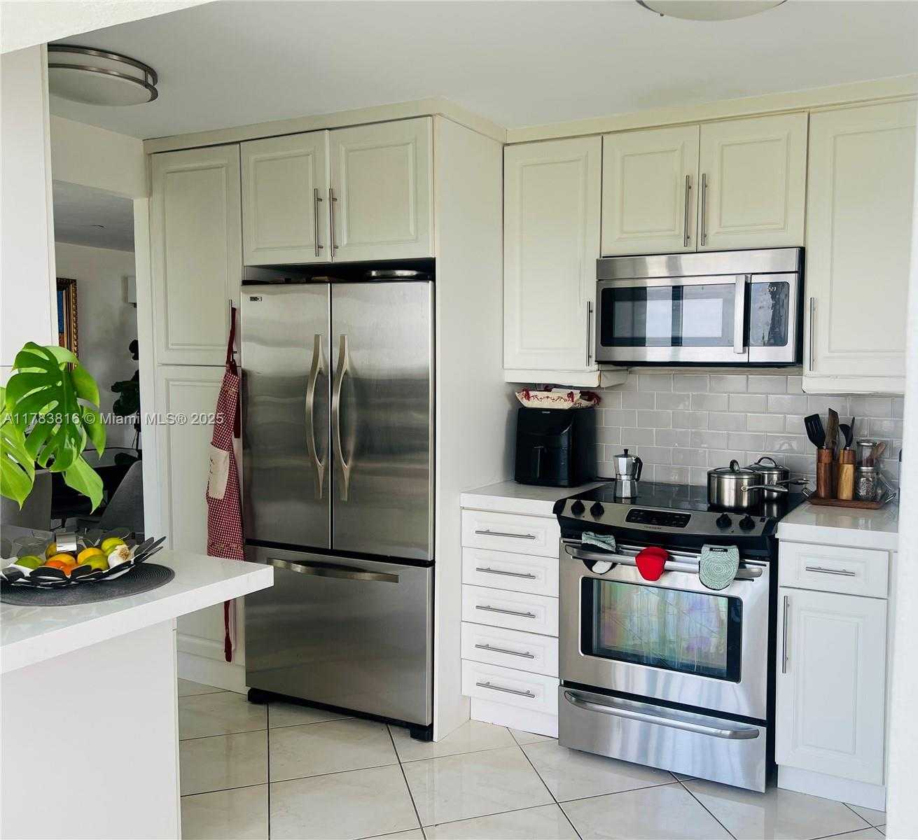 Small Image of 2333 BRICKELL AVE #1516, Miami Number 20