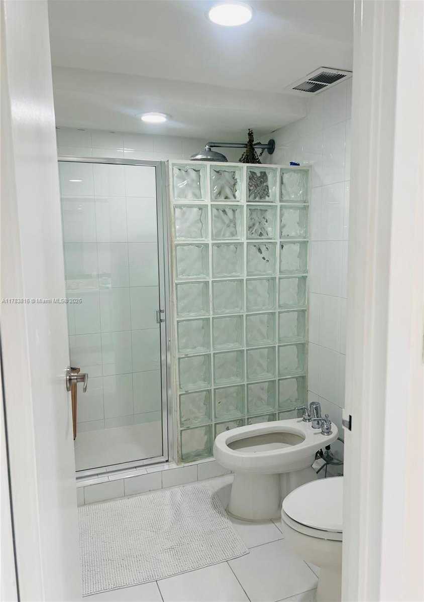 Small Image of 2333 BRICKELL AVE #1516, Miami Number 25