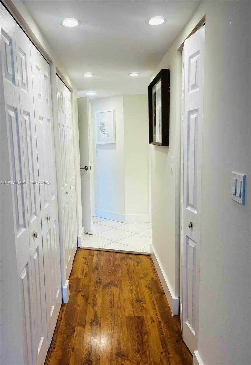 Small Image of 2333 BRICKELL AVE #1516, Miami Number 26
